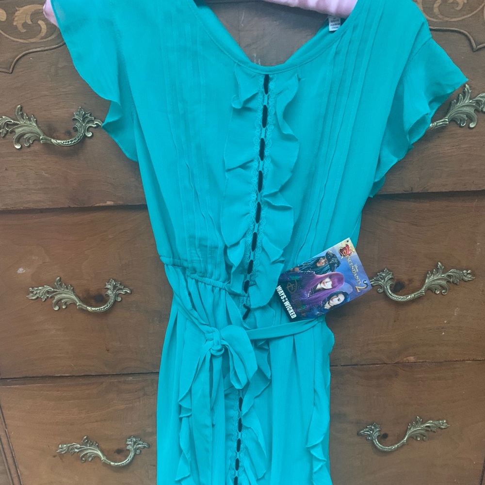 NWT Disney descendants dress
